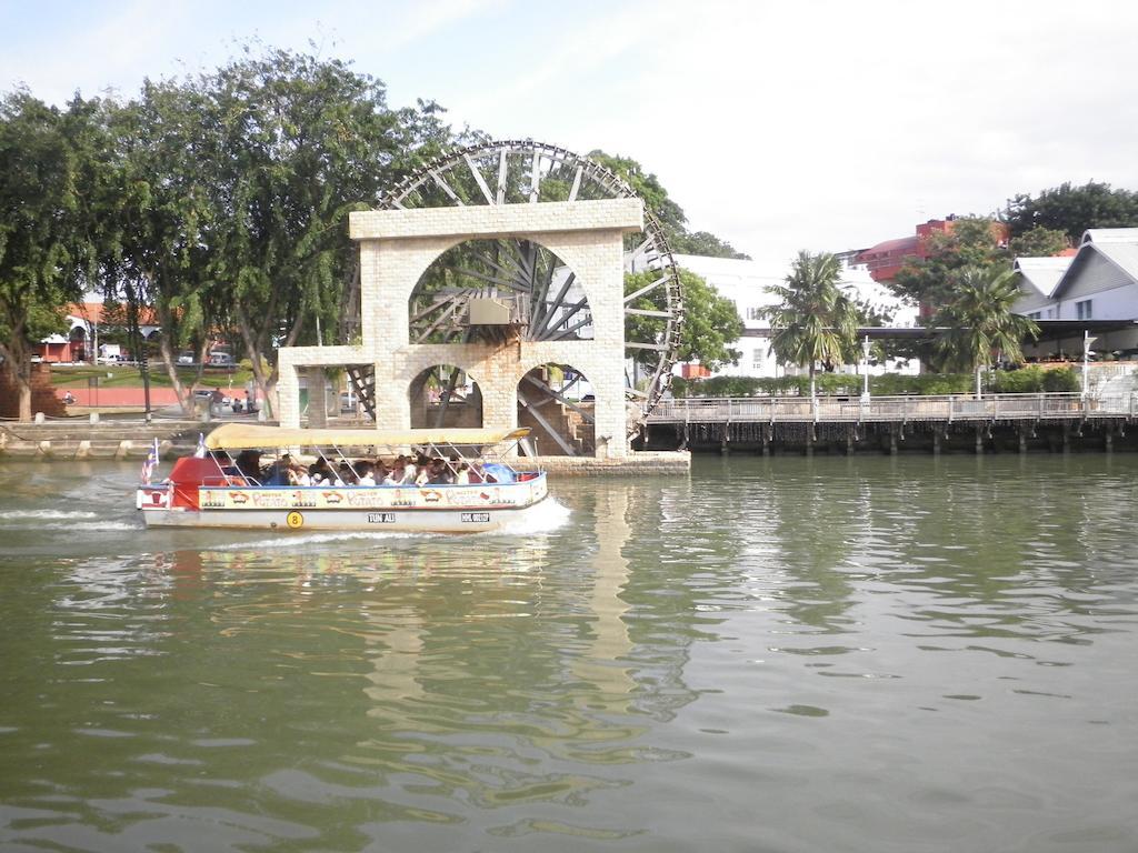 Vinz Hotel Malacca Extérieur photo